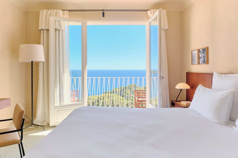 Panoramic Room | Premium bedding, in-room safe, desk, blackout drapes