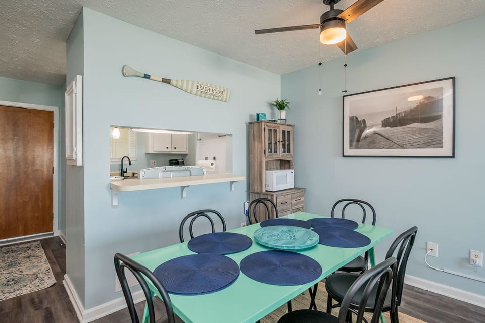 Dining Area - East
