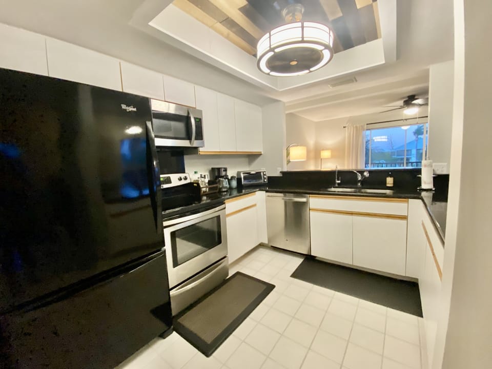 Beautiful kitchen well equipped