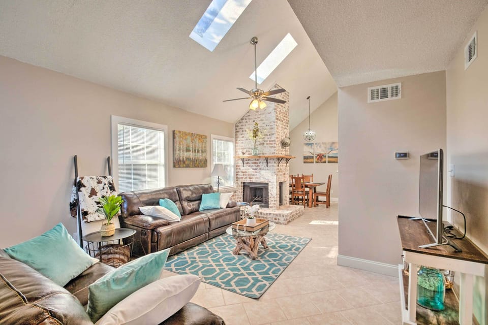 Living Room | Central Heating & Air Conditioning