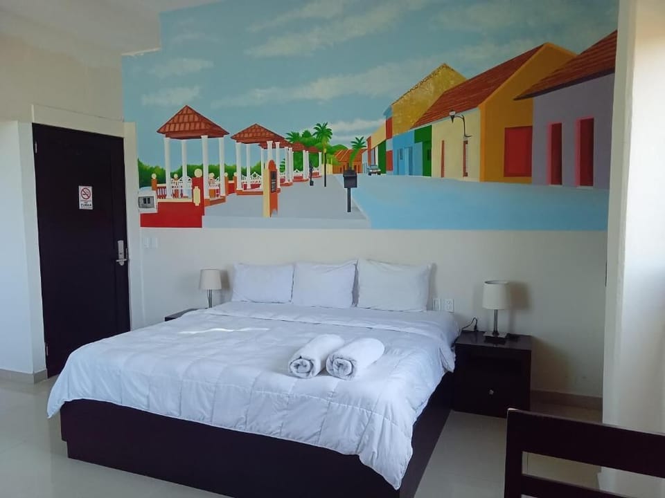 Panoramic Studio Suite | Down comforters, iron/ironing board, WiFi (free), individually decorated