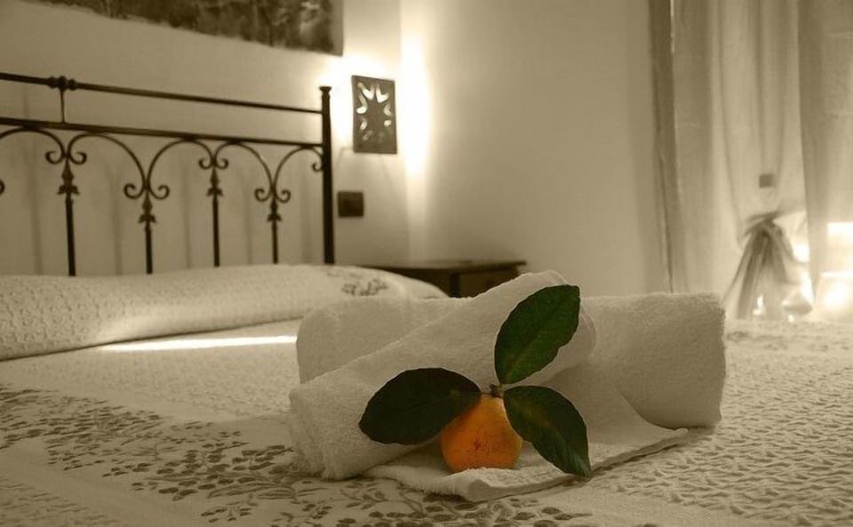 Individually furnished, desk, free WiFi, bed sheets