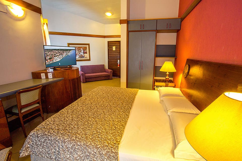 Superior Room | Minibar, in-room safe, blackout drapes, soundproofing