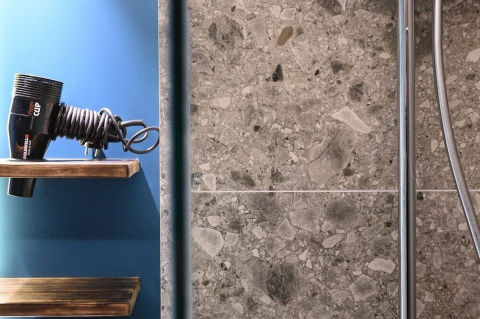 Hand-held showerhead