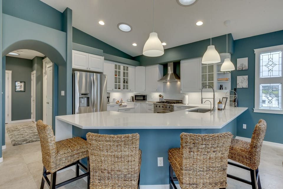 Breakfast bar for casual dining