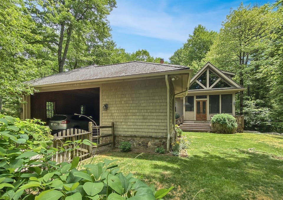 Open Garage and Screened Porch