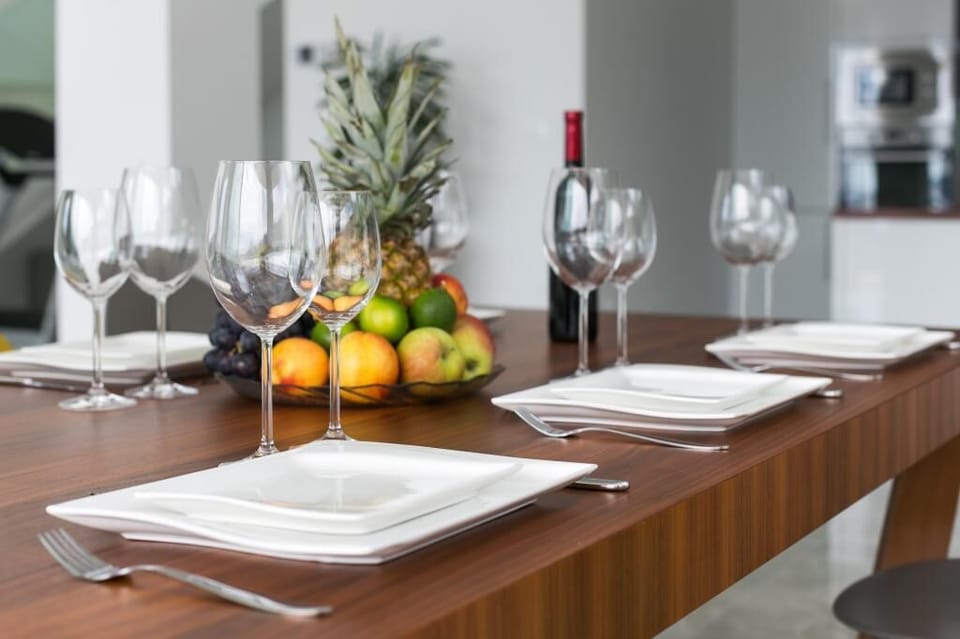 Villa (Five-Bedroom Villa with Private Pool) | In-room dining