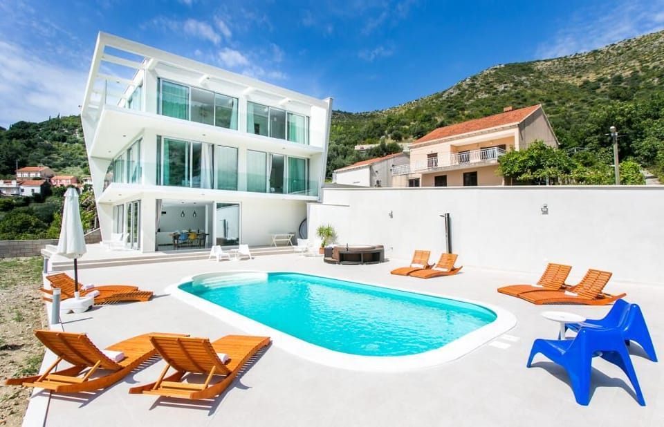 Villa (Five-Bedroom Villa with Private Pool) | Exterior