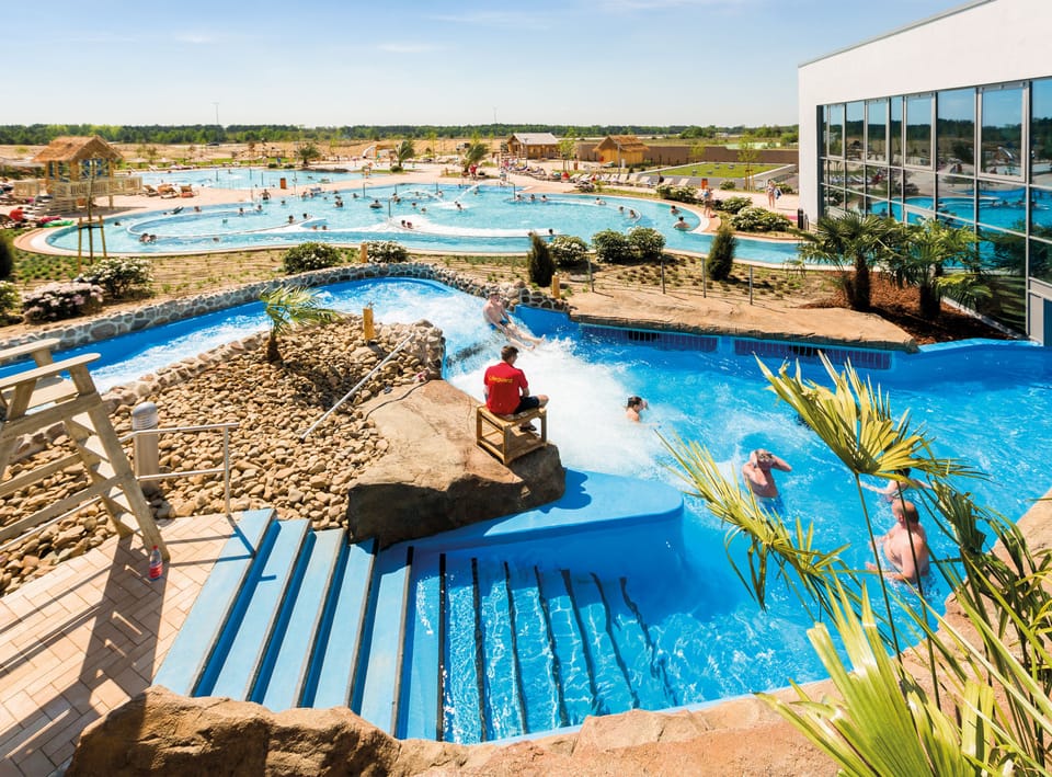 2 indoor pools, outdoor pool, sun loungers, lifeguards on site