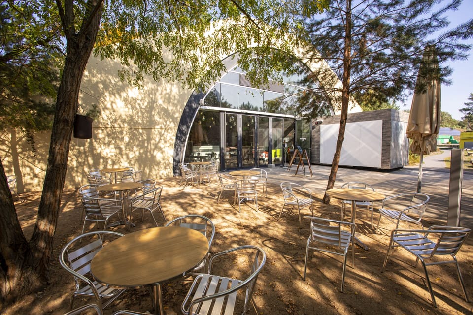 Coffee shop