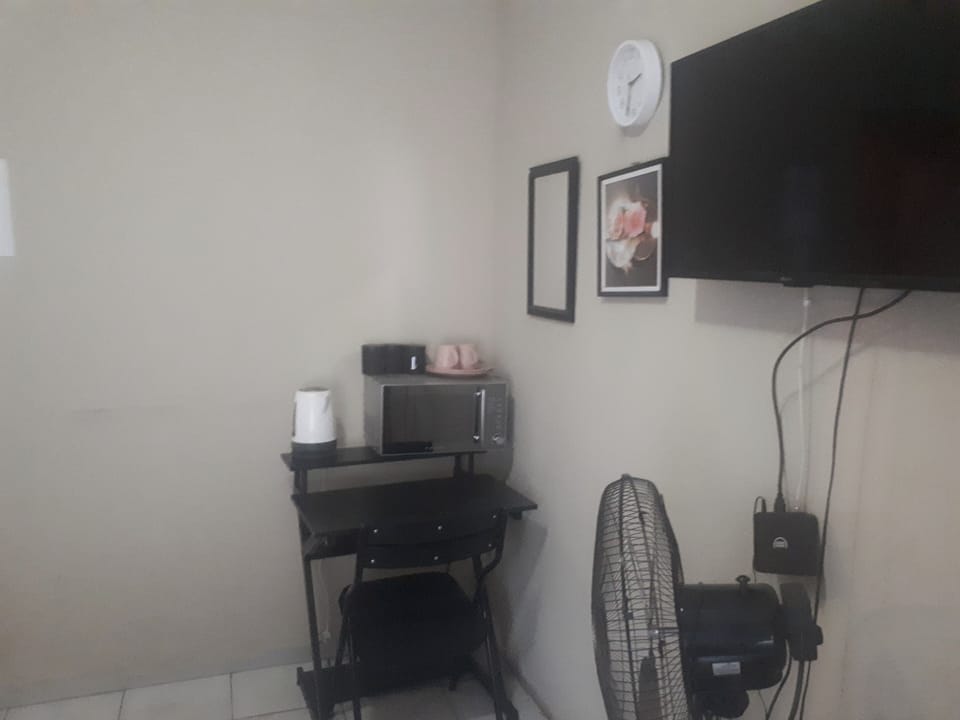 Design Double Room | Iron/ironing board, free WiFi, bed sheets