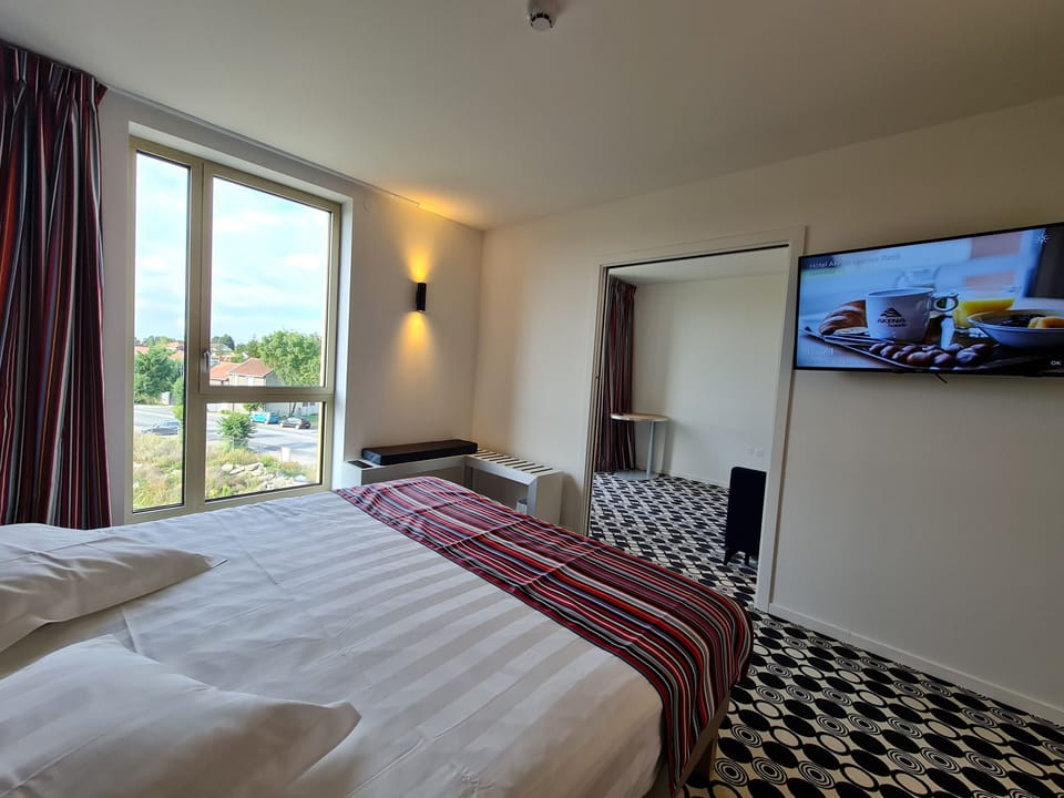 Hypo-allergenic bedding, individually decorated, individually furnished