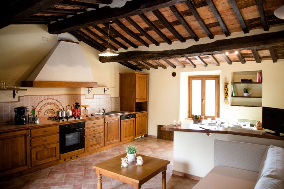 Classic Condo | Private kitchen | Full-size fridge, oven, stovetop, dishwasher