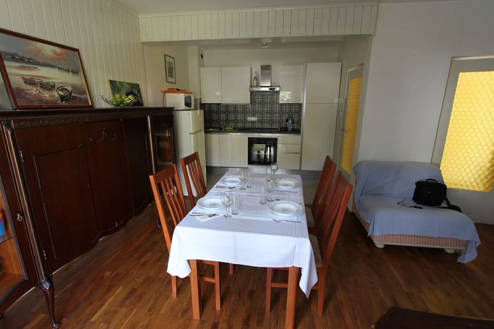 Kitchen and living room