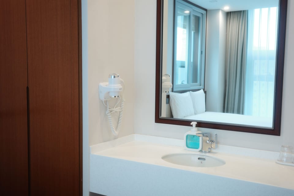 Family Twin Room | Deep soaking bathtub