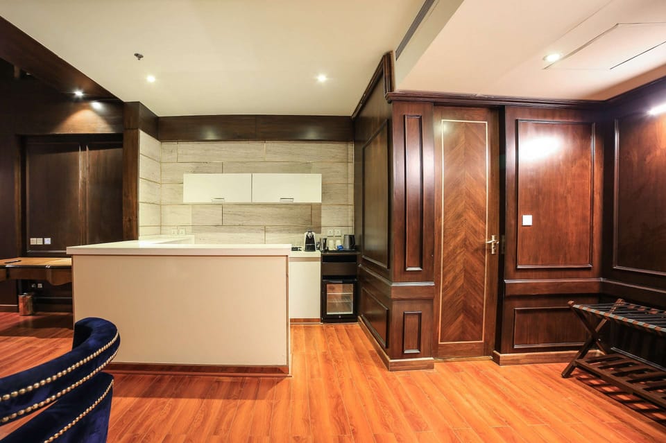 Premier Room, 1 Double Bed, Non Smoking (with Extra Bed) | Minibar, in-room safe, individually decorated, desk