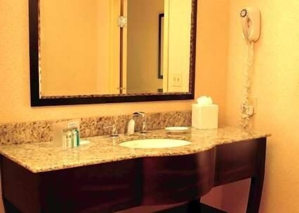 Room, 2 Queen Beds | Bathroom sink