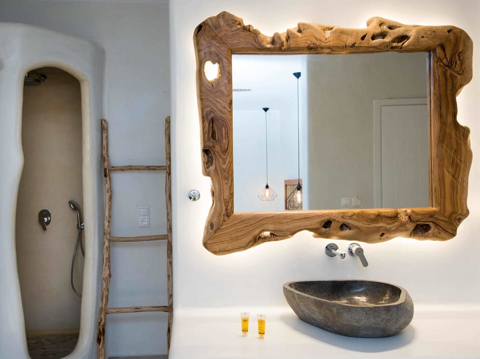 Junior Suite | Bathroom | Free toiletries, hair dryer, towels