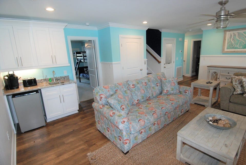 411 SSB First Floor Living Area
