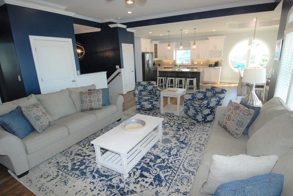 413 SSB Living Area