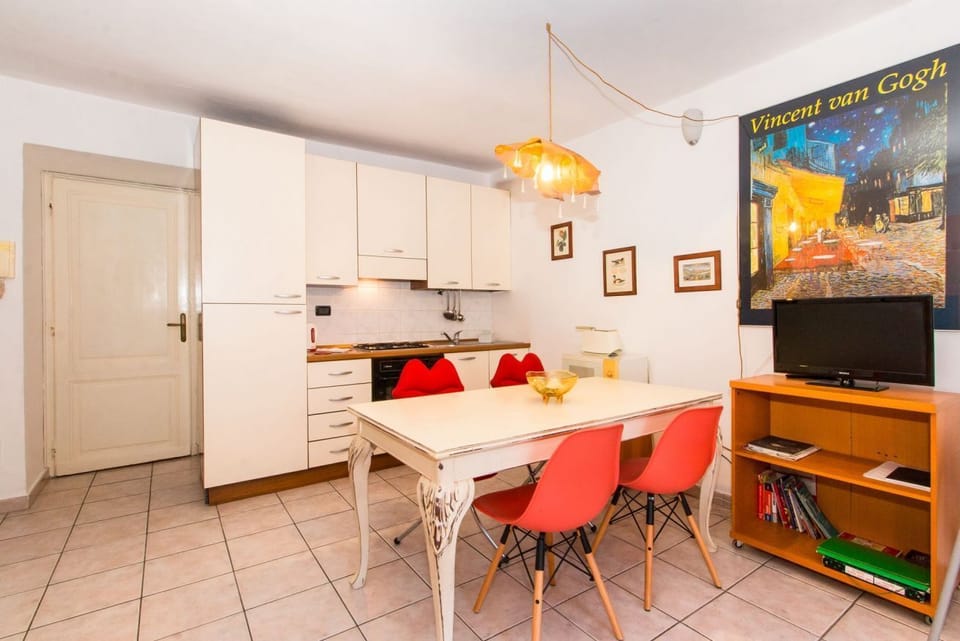 Apartment, 1 Bedroom | In-room dining