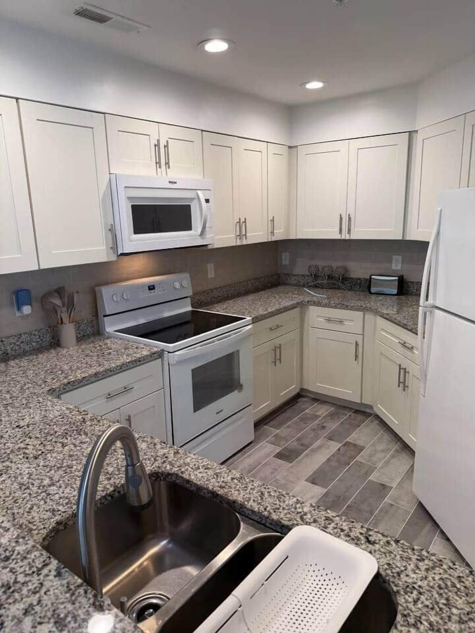 Modern Kitchen.
