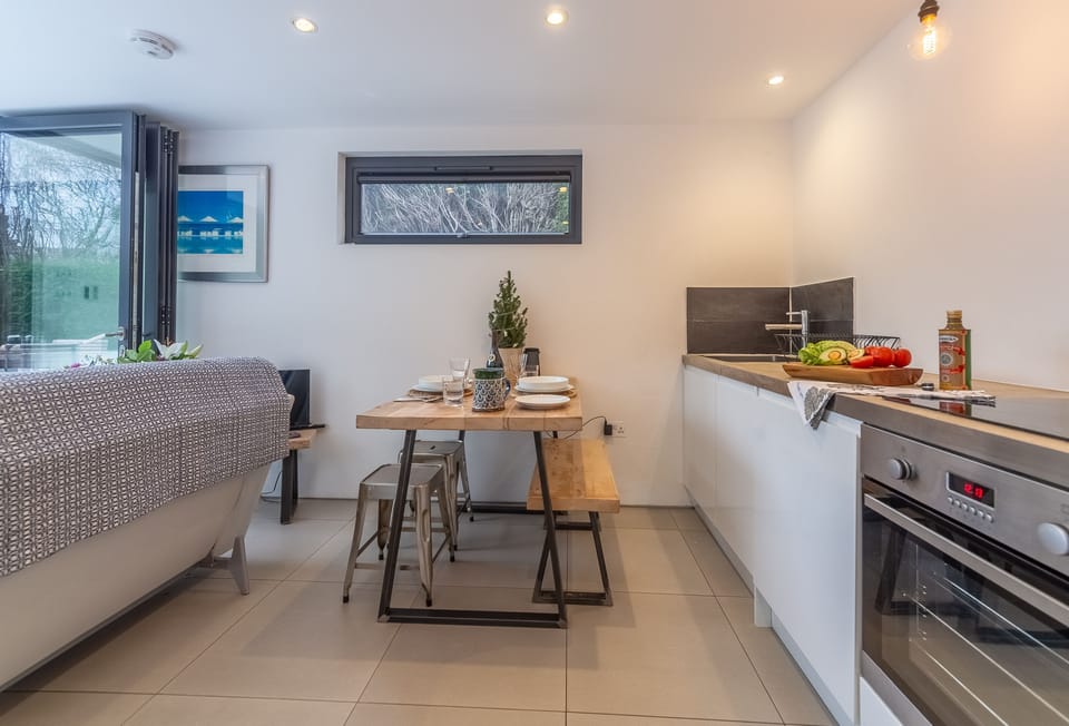 Ground floor: Kitchen and dining area