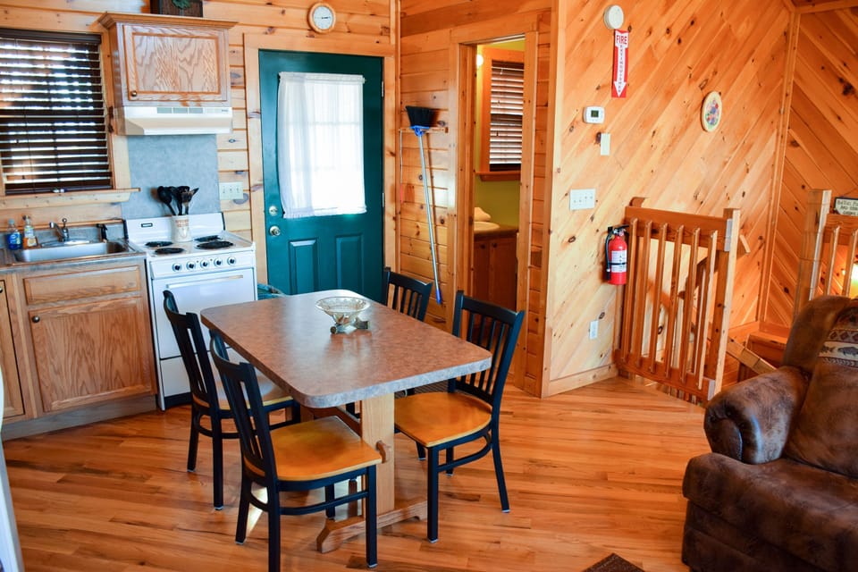 rental-cabin-10