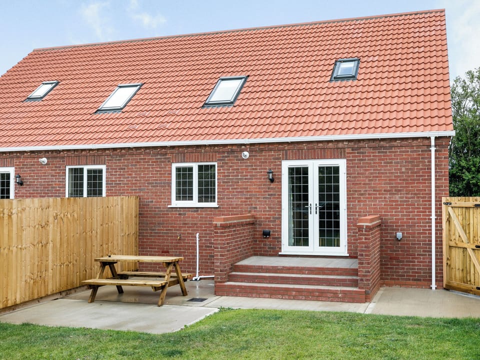 Exterior | 9 Dawson Park - Marian Avenue Properties, Mablethorpe