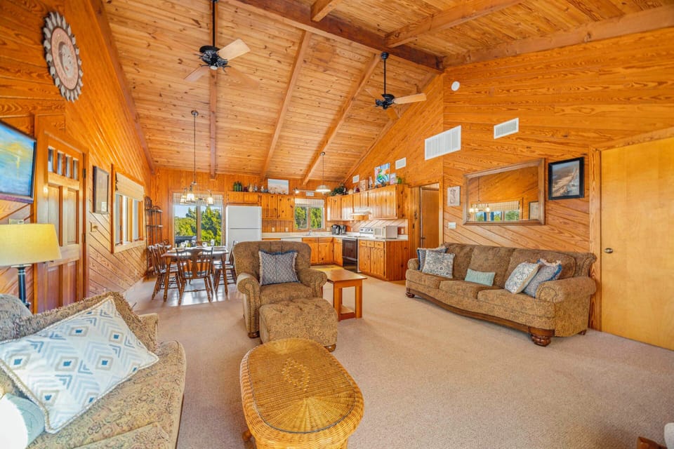 Surf or Sound Realty - 939 - Drifter's Dock - Great Room -2