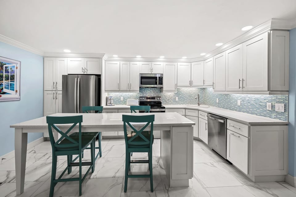 Dining & Kitchen