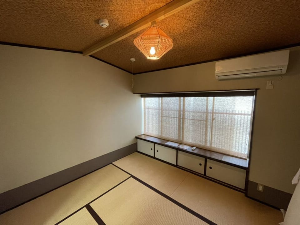 Economy House, Non Smoking | 2 bedrooms, desk, free WiFi, bed sheets