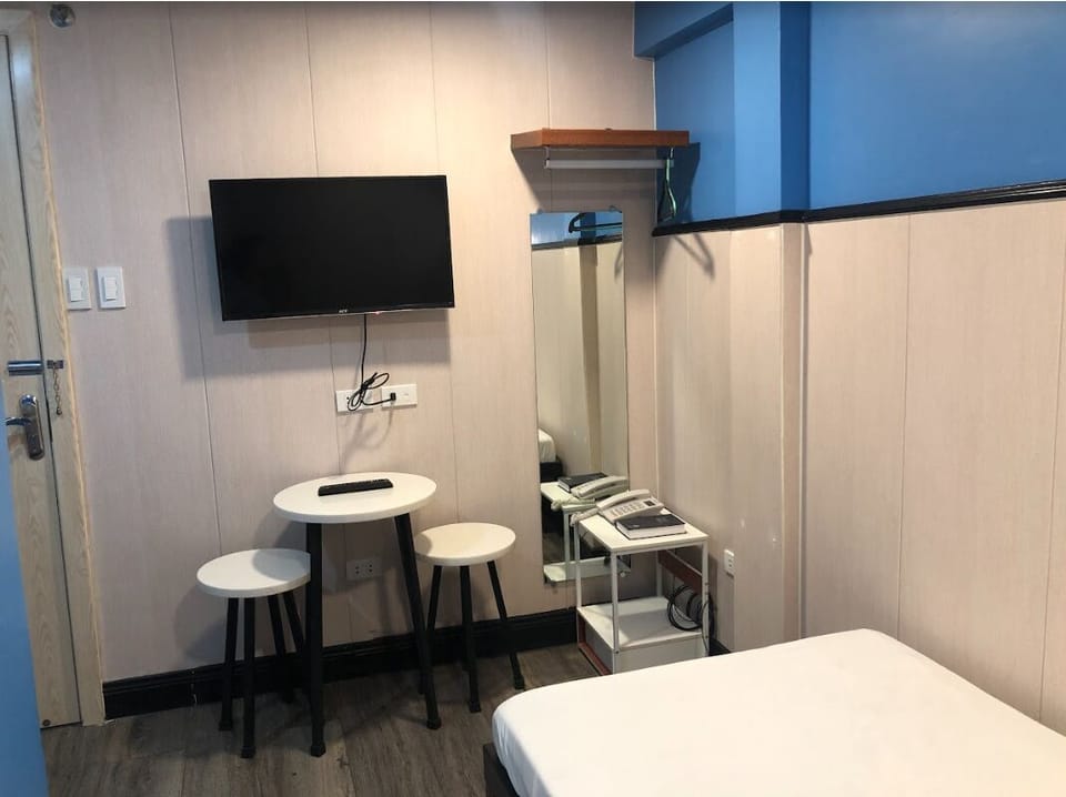 Standard Single Room | Free WiFi, bed sheets