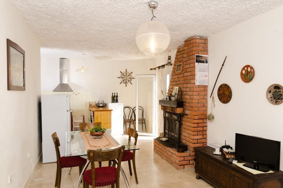 House (Three Bedroom Holiday Home) | Living room | TV