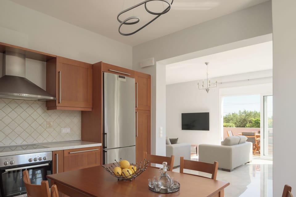 Another aspect of the kitchen.