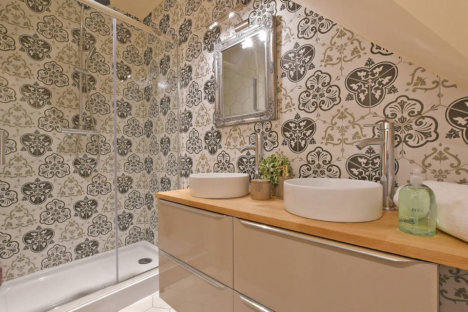 A bathroom at Horseshoe House, Peak District
