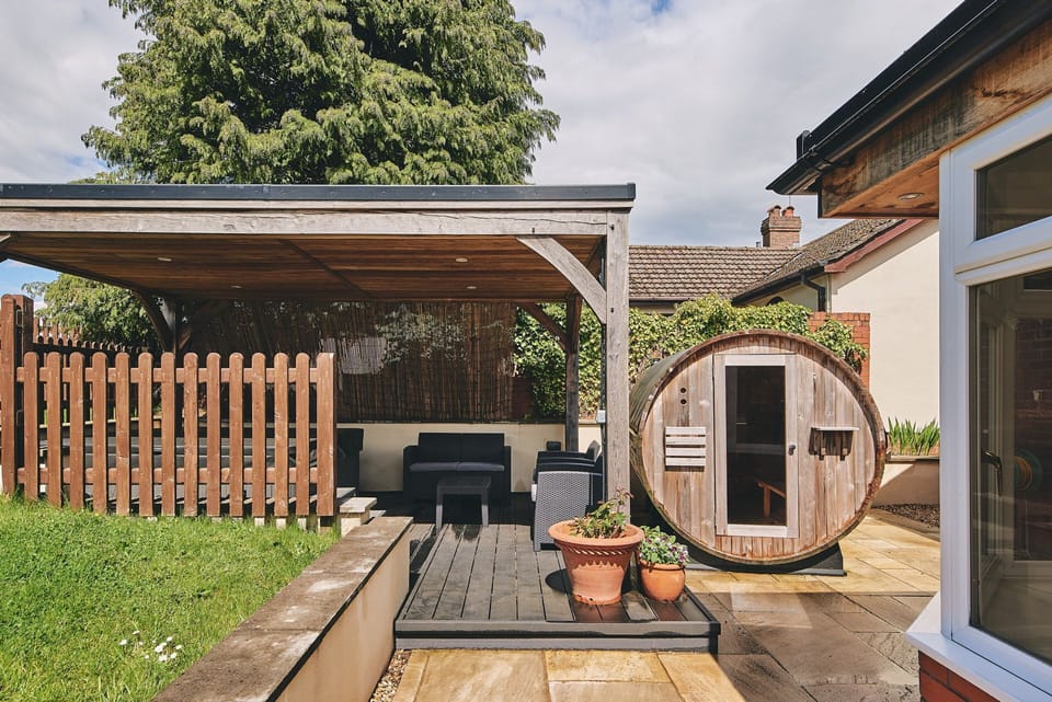 The hot tub and sauna at Steward's Cottage, Welsh Borders