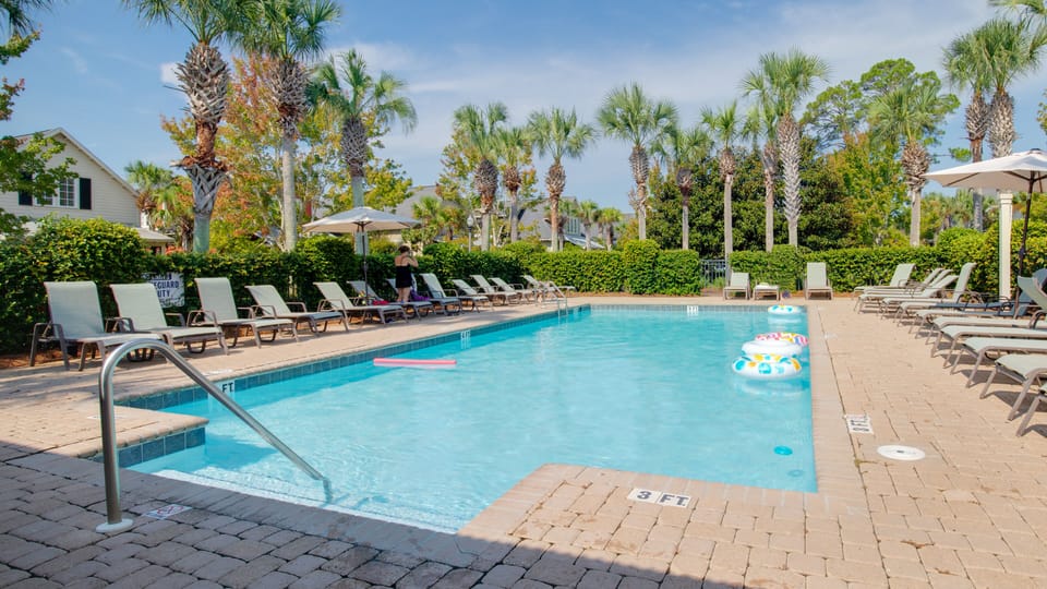 Resort Community Pool