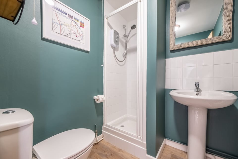 Ground floor: Shower room