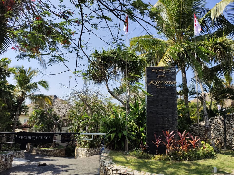 Entrance in Karma Kandara resort area