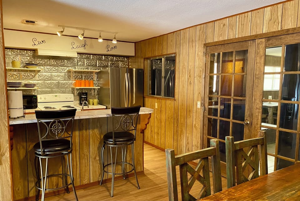 NORTH STAR - PAST THE KITCHEN FRENCH DOORS LEADS DIRECTLY INTO THE FAMILY ROOM.