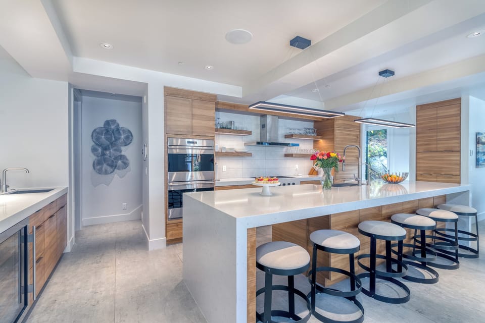 Chef's kitchen complete with Wolf / Sub-Zero appliances