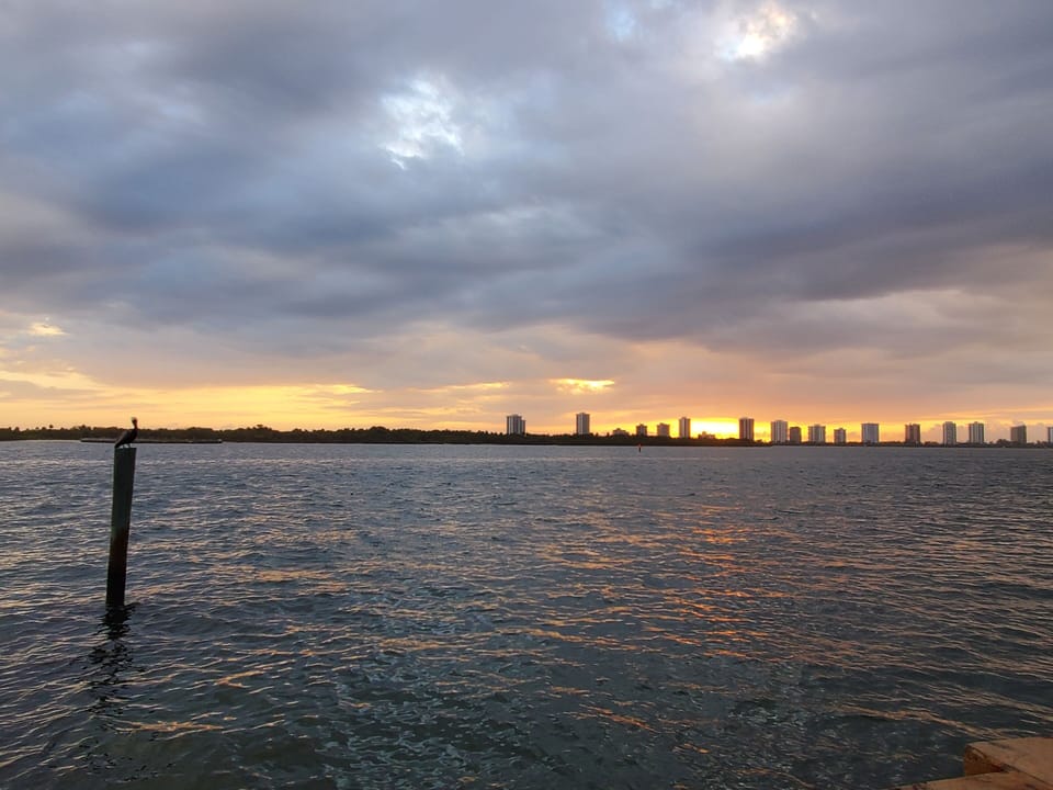 Nice sunset/sunrise  in a Lake side North Palm Beach park 7 minutes away .