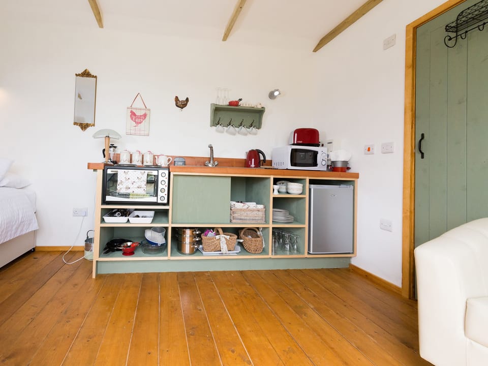Kitchen area | Rosemary - Buttercup Barn Retreats, Wootton Bridge