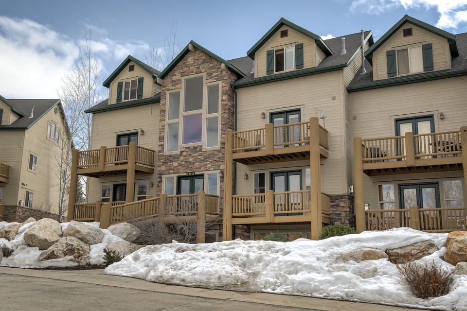 Plenty of parking at your front door with 24hr snow removal and upkeep 