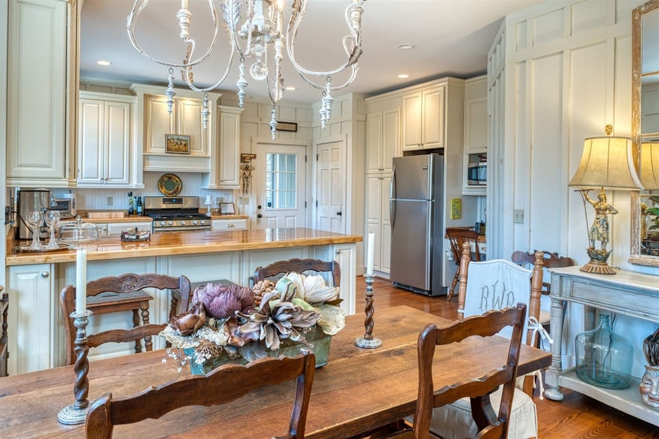 Dining and Kitchen, Main Level