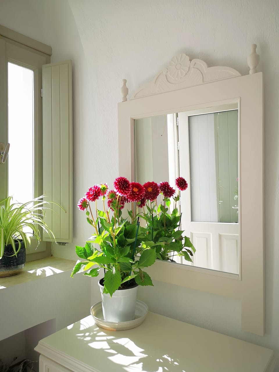 Traditional Two-Bedroom Suite with Outdoor Plunge Pool | Living area | 32-inch flat-screen TV with cable channels, TV