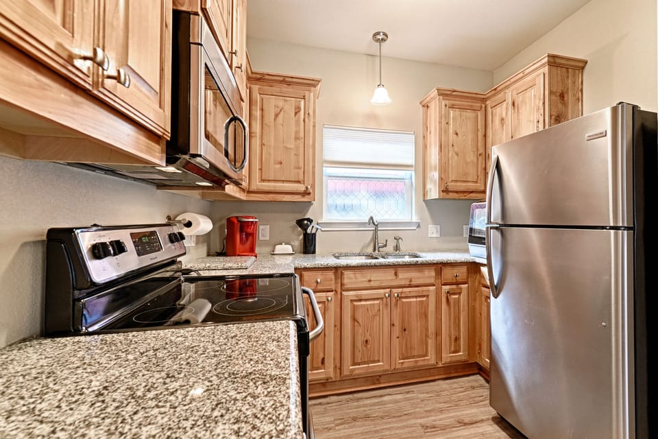 Full kitchen