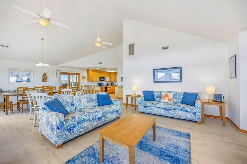 Surf or Sound Realty - 201 - Blue Waves - Great Room -3