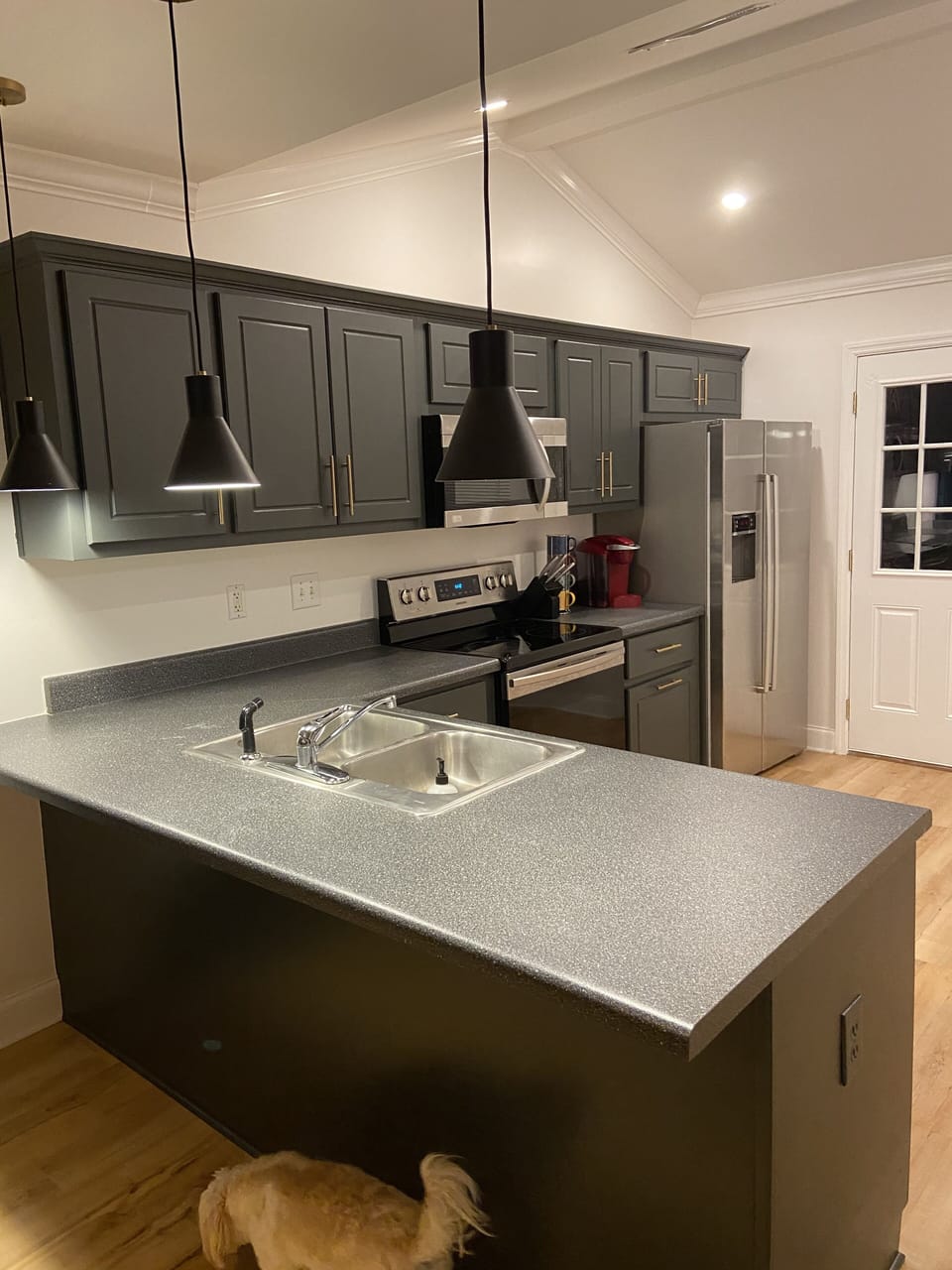 Fully equipped kitchen with Keurig Coffie Machine. 